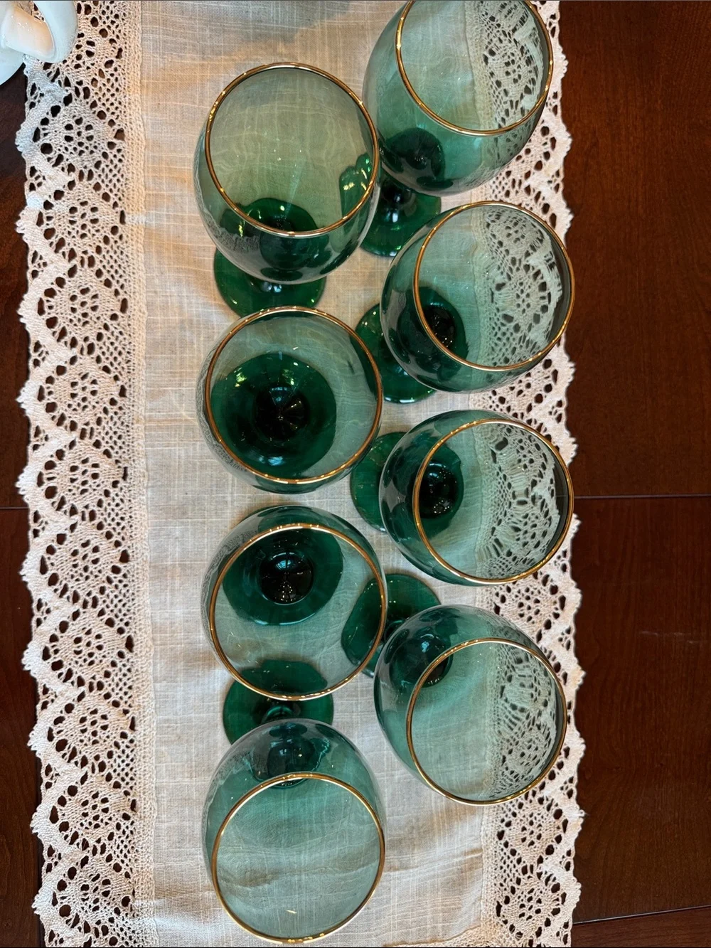 Set of 8 Emerald Green Vintage  Stemmed gold rimmed Wine Glasses